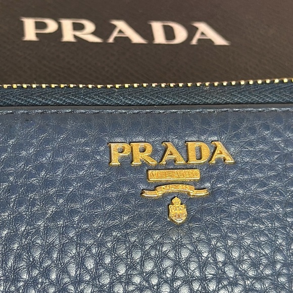 💯Authentic Prada Navy Leather Zip Wallet🍀 - Picture 5 of 13